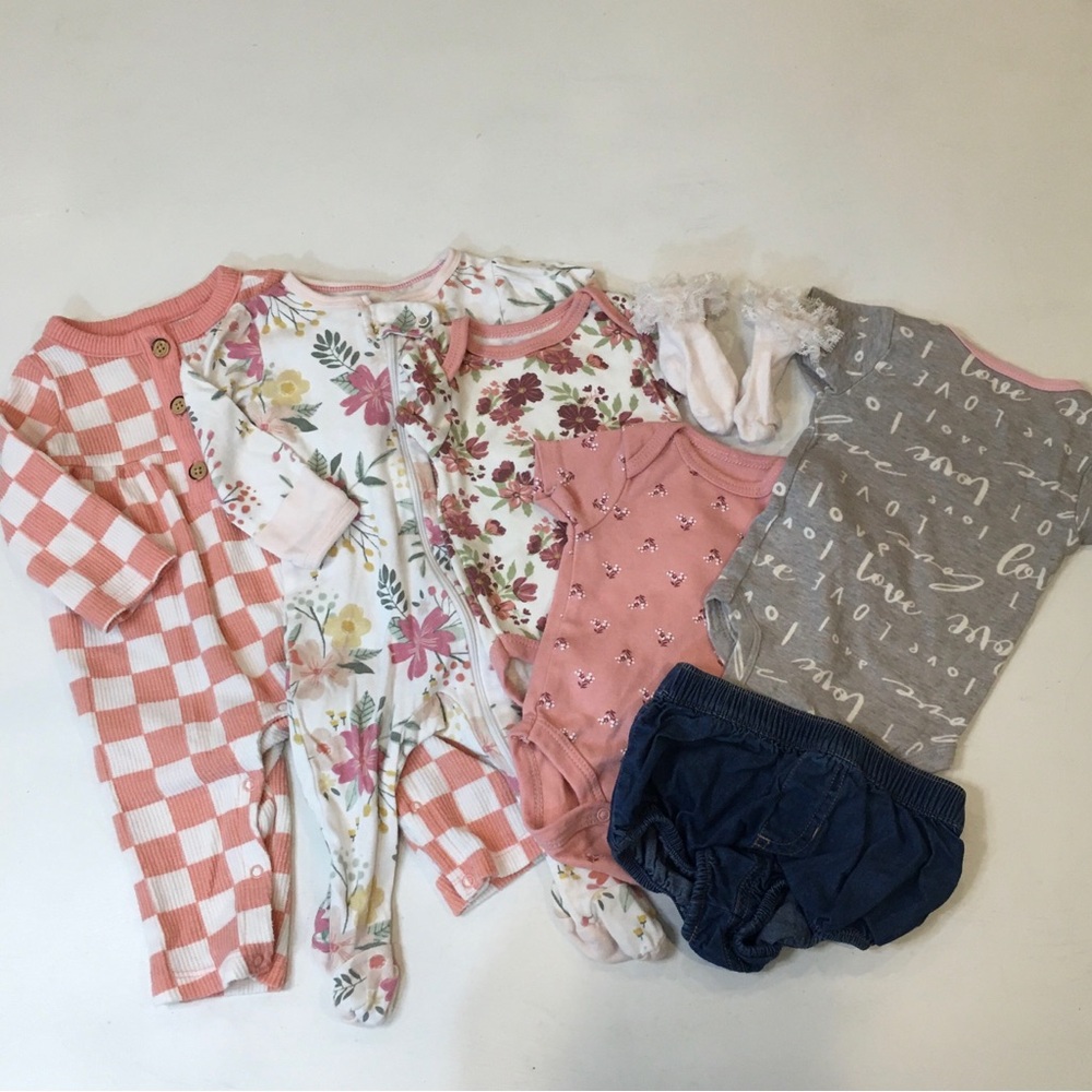 Floral, checkered & Love 7 pc Bundle